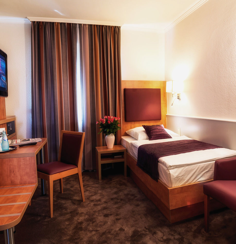 Hotel Niederrad Frankfurt am Main Exterior photo